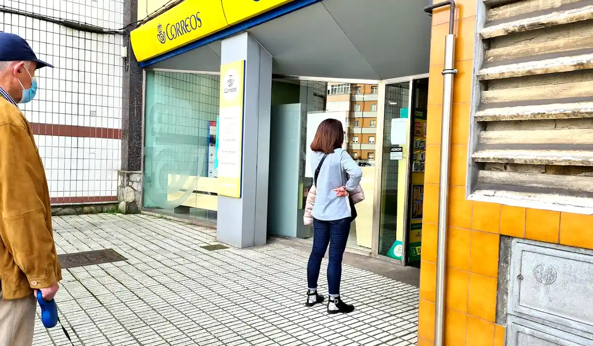 Oficina de Correos Oficina de Correos Avenida de Gaspar García Laviana Gijón