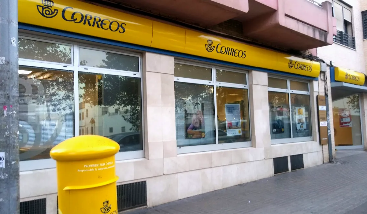 Oficina de Correos Oficina de Correos Avenida de la Ciudad Jardín Sevilla
