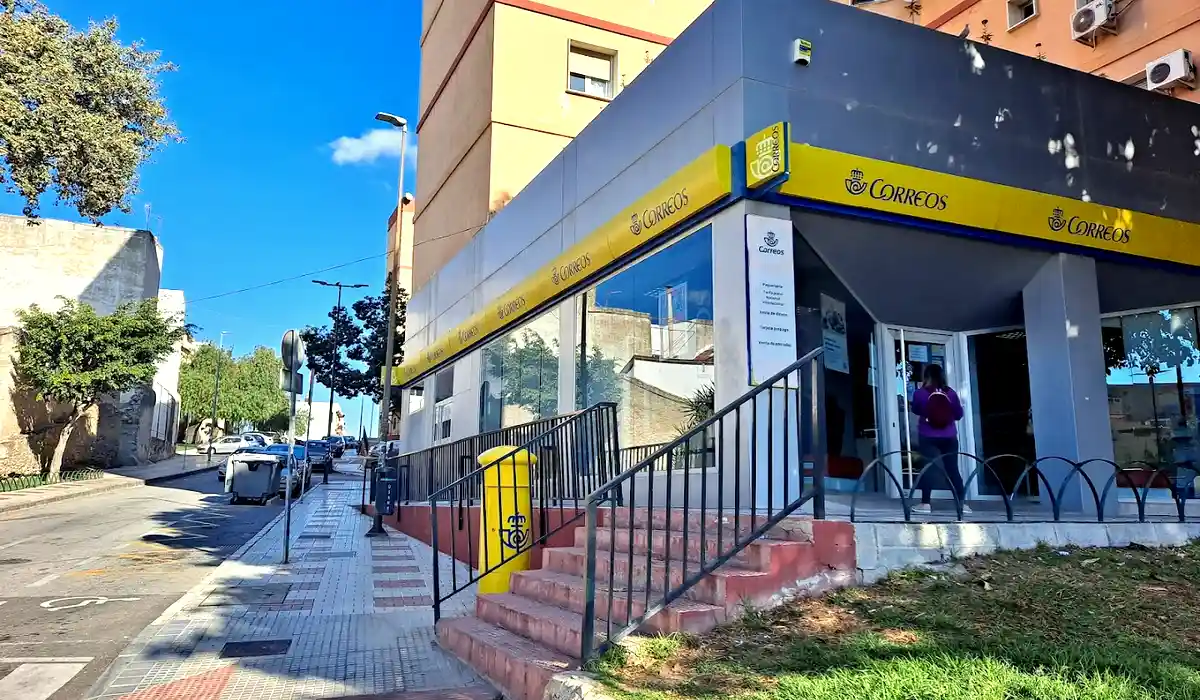 Oficina de Correos Oficina de Correos Avenida de las Postas Ciudad Jardín