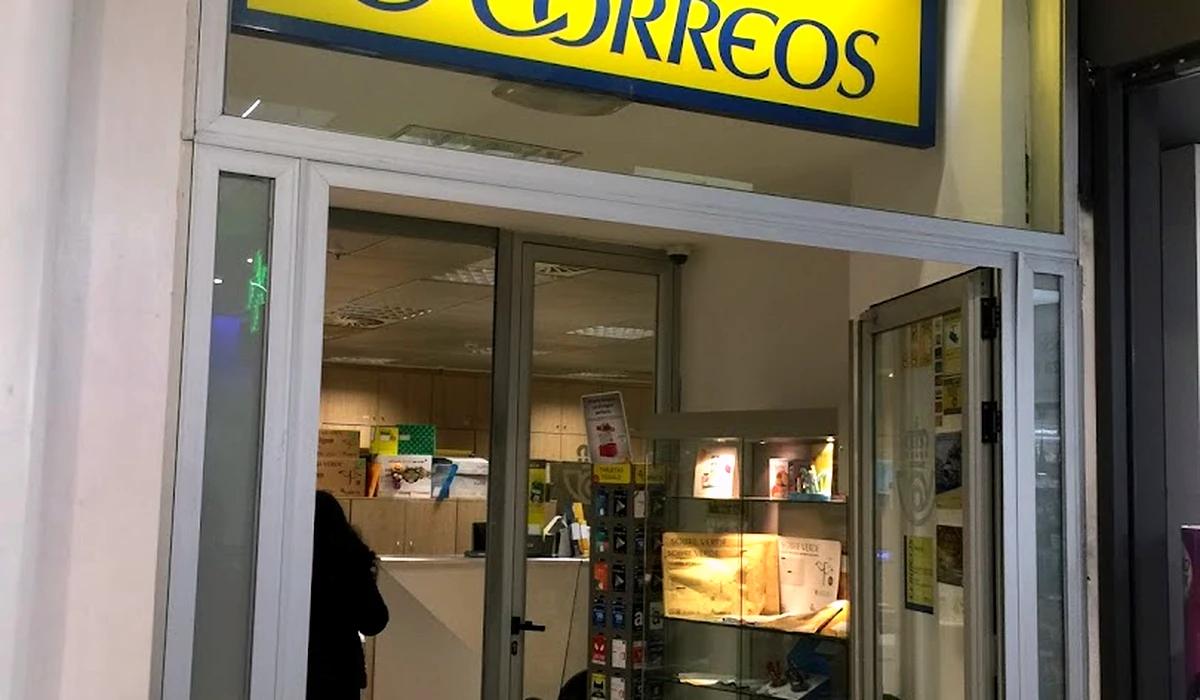 Oficina de Correos Oficina de Correos Avenida de Monforte de Lemos Fuencarral-El Pardo