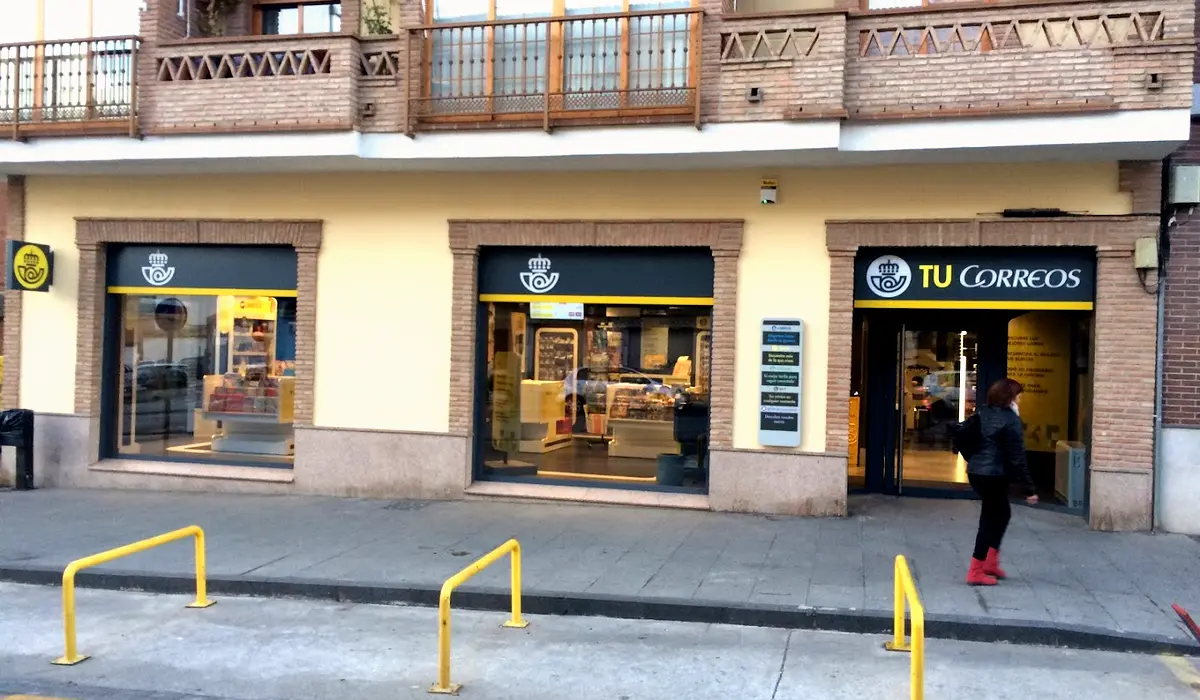 Oficina de Correos Oficina de Correos Avenida Doctor López-Cantarerero Ballesteros Maracena