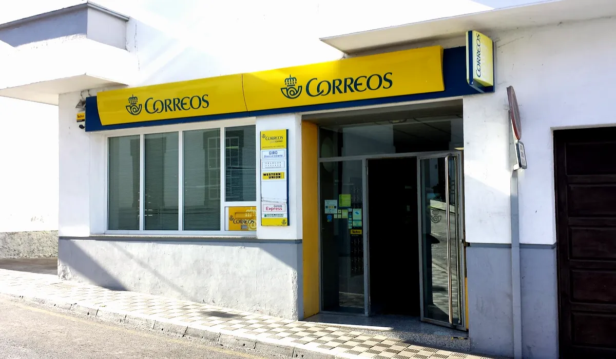 Oficina de Correos Oficina de Correos Avenida Islas Canarias El Paso