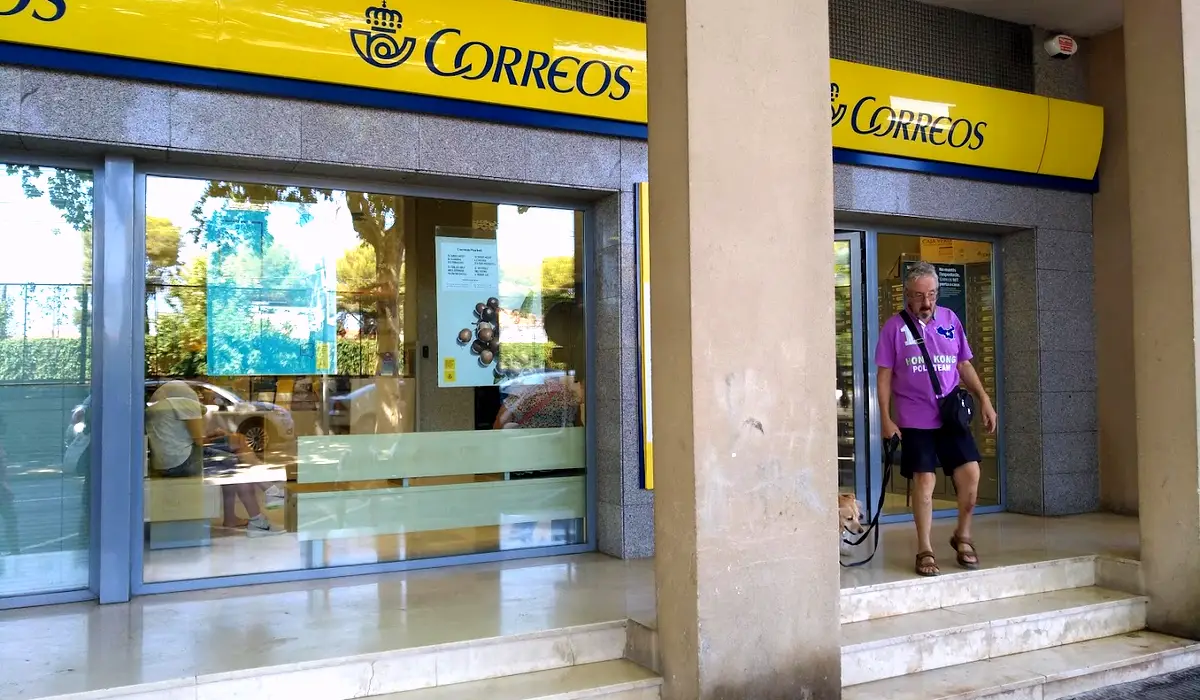 Oficina de Correos Oficina de Correos Avenida Mossèn Jaume Soler Calafell