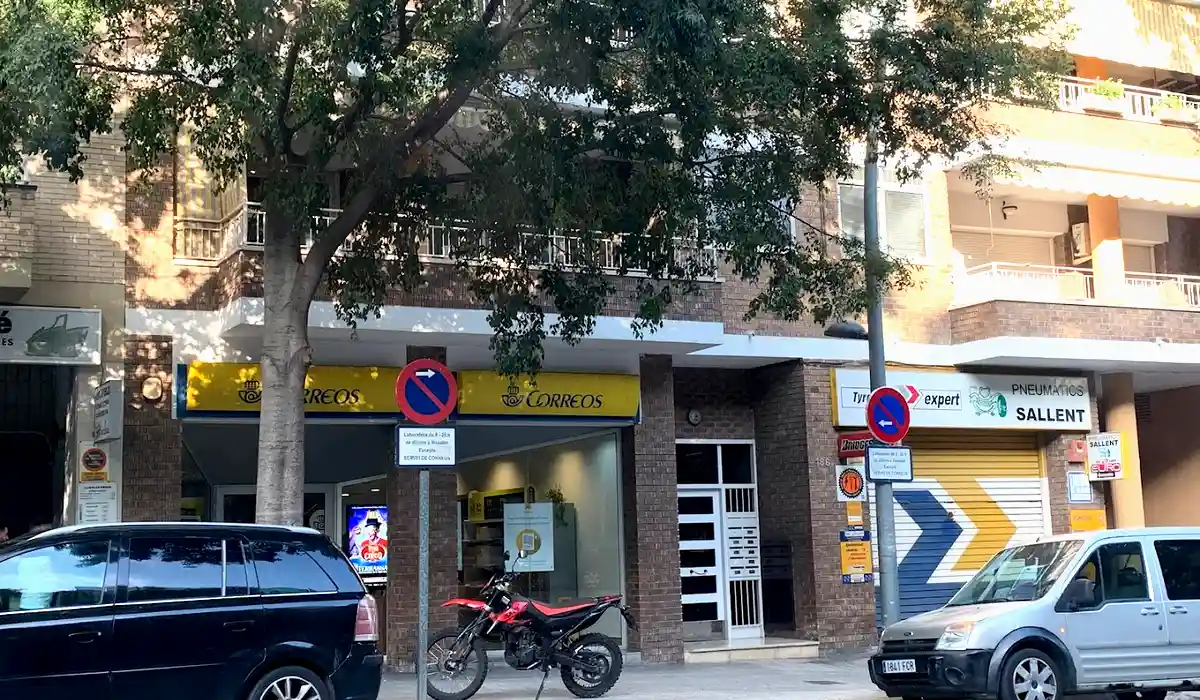 Oficina de Correos Oficina de Correos Avinguda Àngel Sallent Terrassa