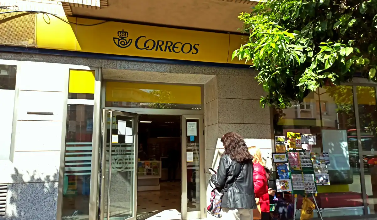 Oficina de Correos Oficina de Correos Avinguda de la Constitució La Zaidía