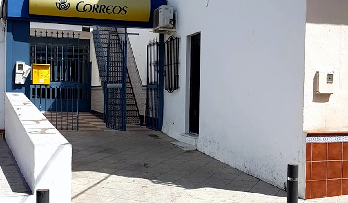 Oficina de Correos Oficina de Correos Calle Alférez Carlos de Borbón Villamanrique de la Condesa