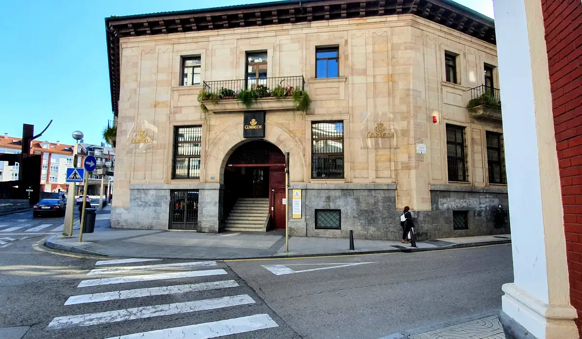 Oficina de Correos Oficina de Correos Calle Alonso Astúlez Torrelavega