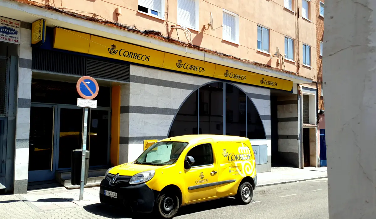 Oficina de Correos Oficina de Correos Calle de la Condesa de la Vega del Pozo Vicálvaro