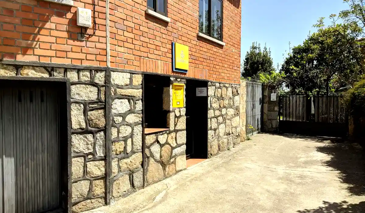 Oficina de Correos Oficina de Correos Calle de la Zorreña Chapinería