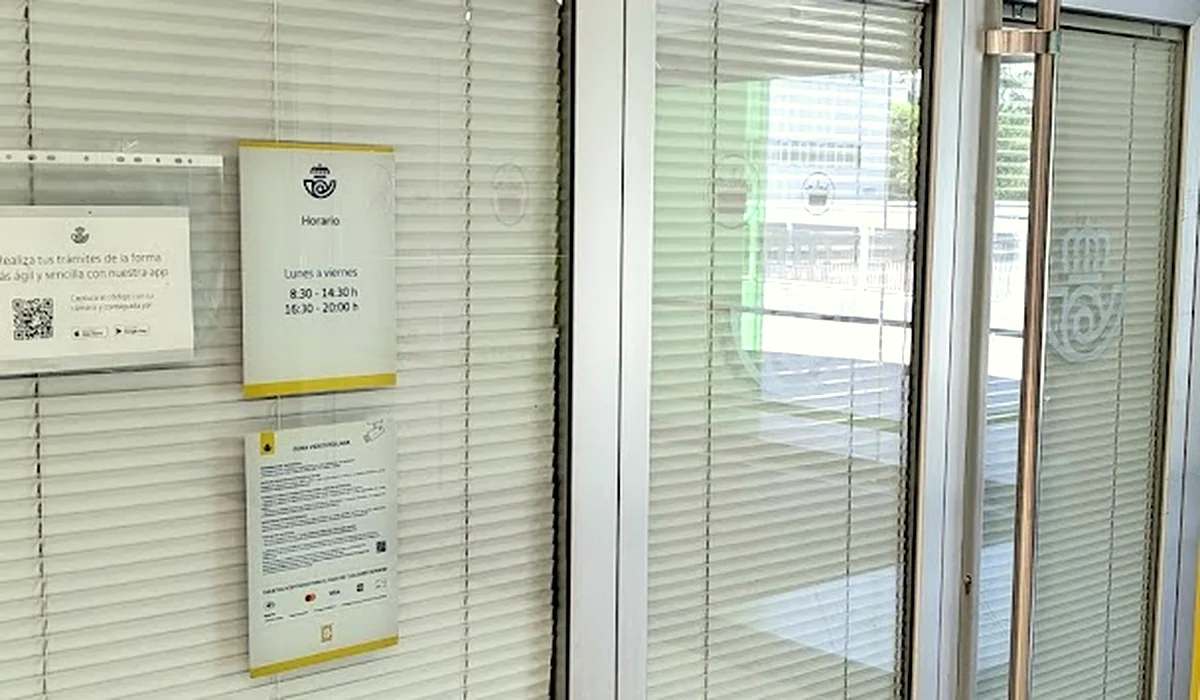 Oficina de Correos Oficina de Correos Calle Dr. Luis Montes Móstoles