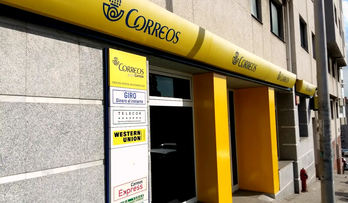Oficina de Correos Oficina de Correos Calle General Salcedo Molinuevo A Coruña