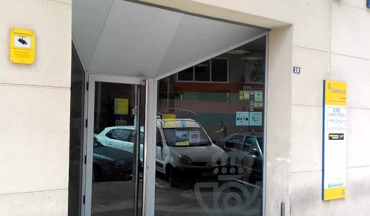Oficina de Correos Oficina de Correos Calle Pedro Navarro Melilla
