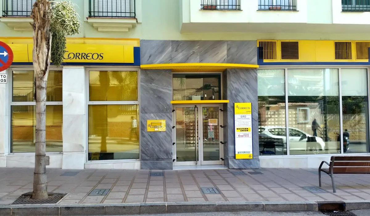 Oficina de Correos Oficina de Correos Calle Poeta Manuel Alcántara Rincón de la Victoria