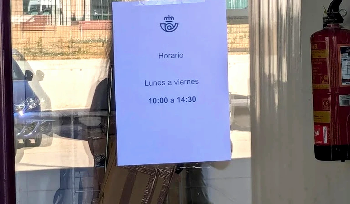 Oficina de Correos Oficina de Correos Calle Saturno Villares de la Reina