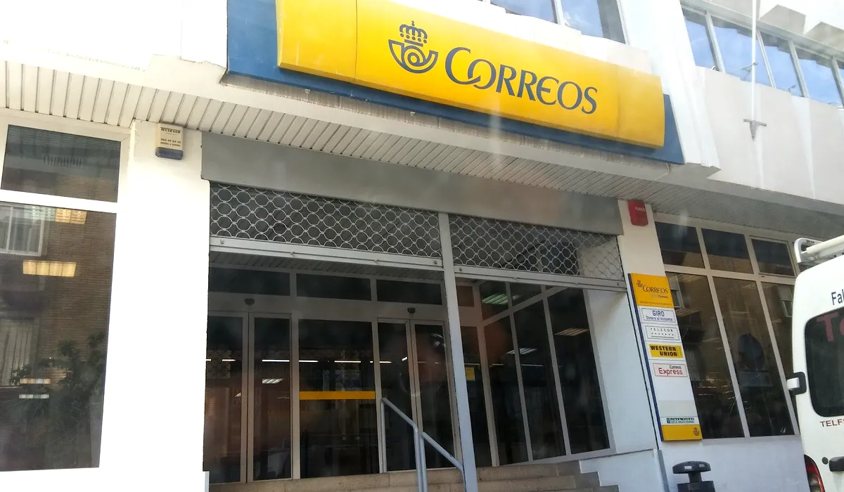 Oficina de Correos Oficina de Correos Calle Virgen de Begoña Sevilla