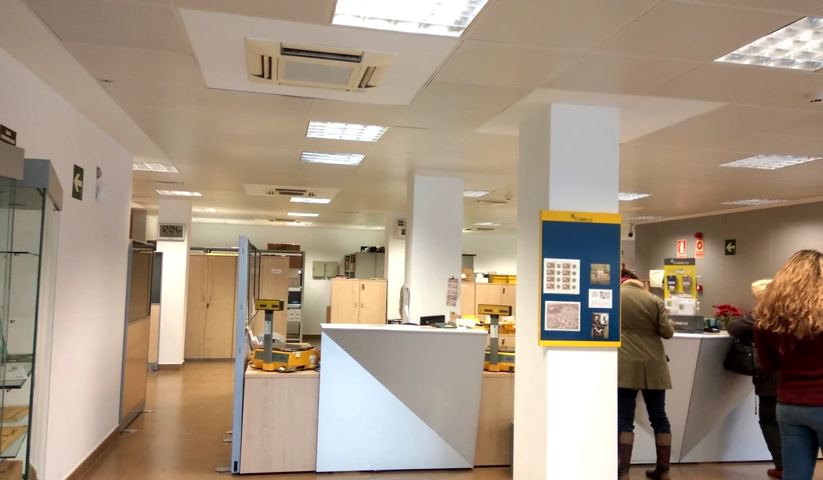 Oficina de Correos Oficina de Correos Calle Virgen de los Dolores Tomares