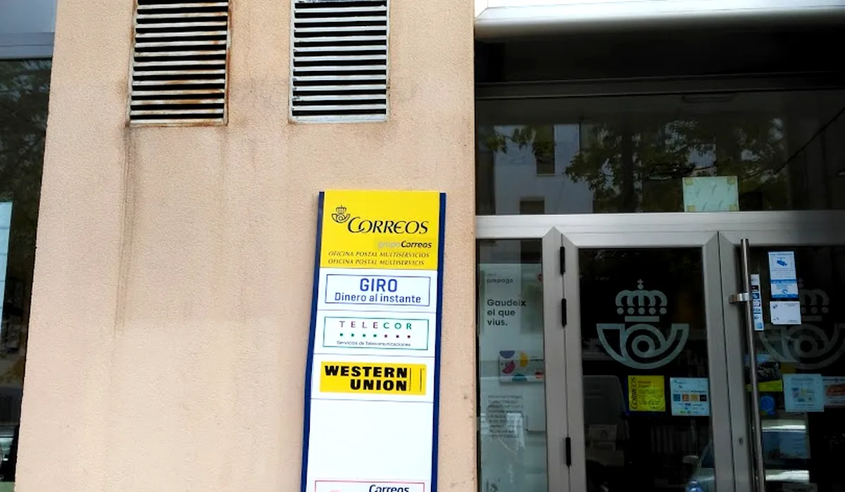 Oficina de Correos Oficina de Correos Carrer d'Antonio Sacramento Quatre Carreres