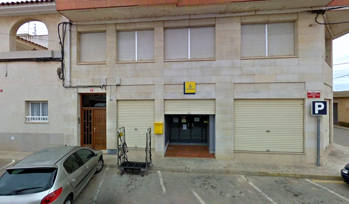Oficina de Correos Oficina de Correos Cuarenta Y Dos Camarles