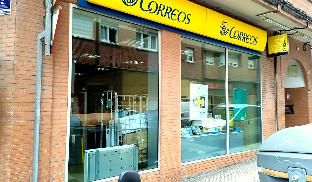 Oficina de Correos Oficina de Correos Daoíz y Velarde Gijón