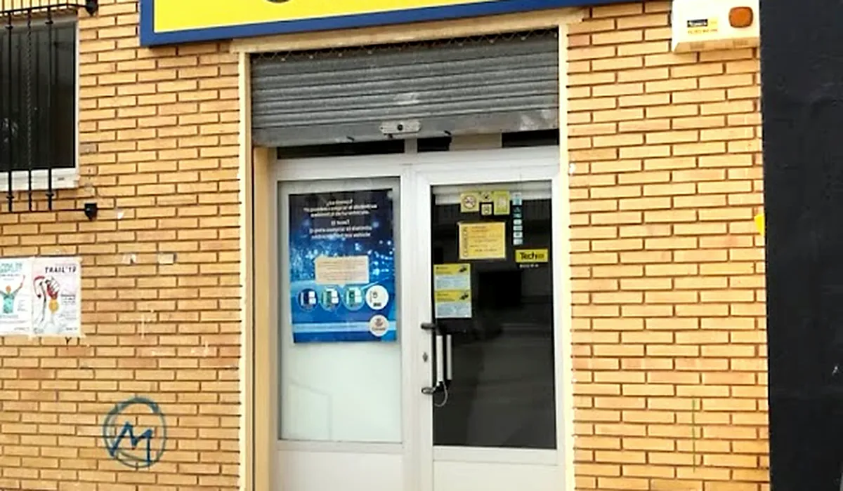 Oficina de Correos Oficina de Correos Plaça de la Generalitat Valenciana L'Alcúdia de Crespins