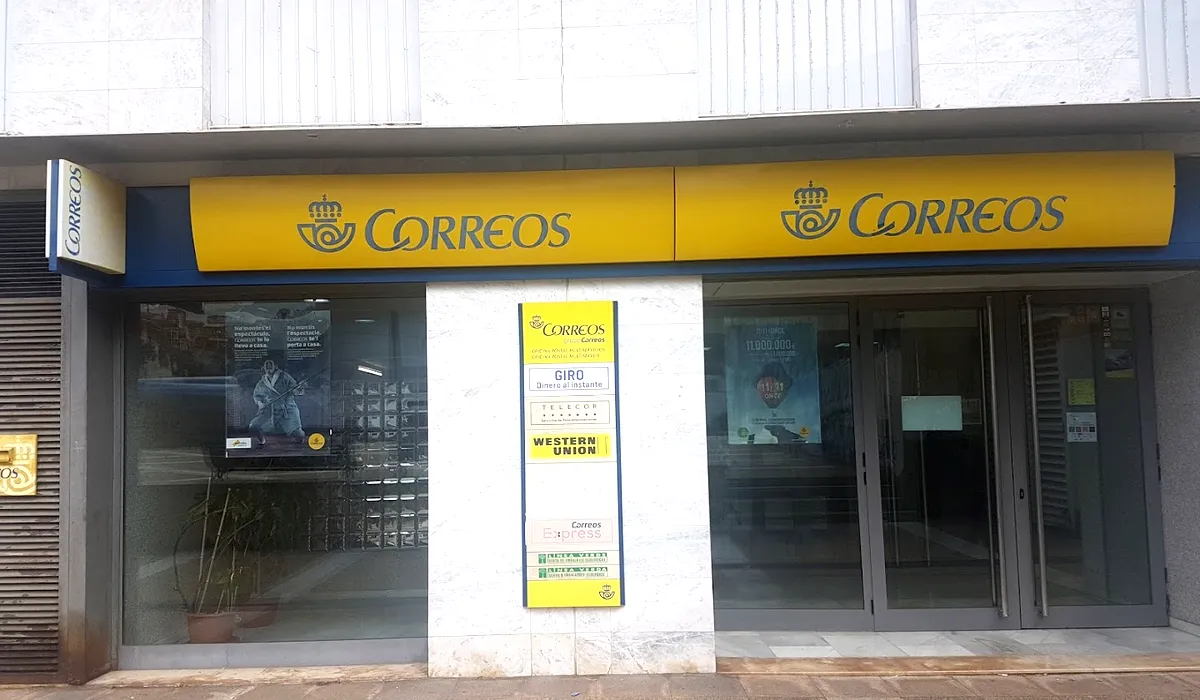 Oficina de Correos Oficina de Correos Plaça de Margarida Xirgu Montornès del Vallès