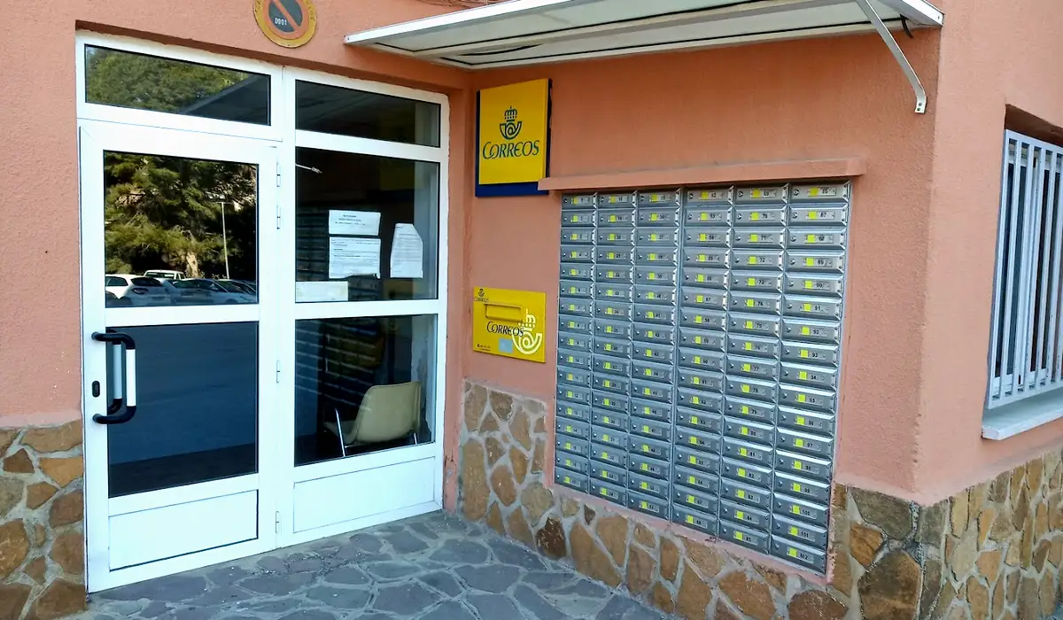 Oficina de Correos Oficina de Correos Plaça Poligono Serra