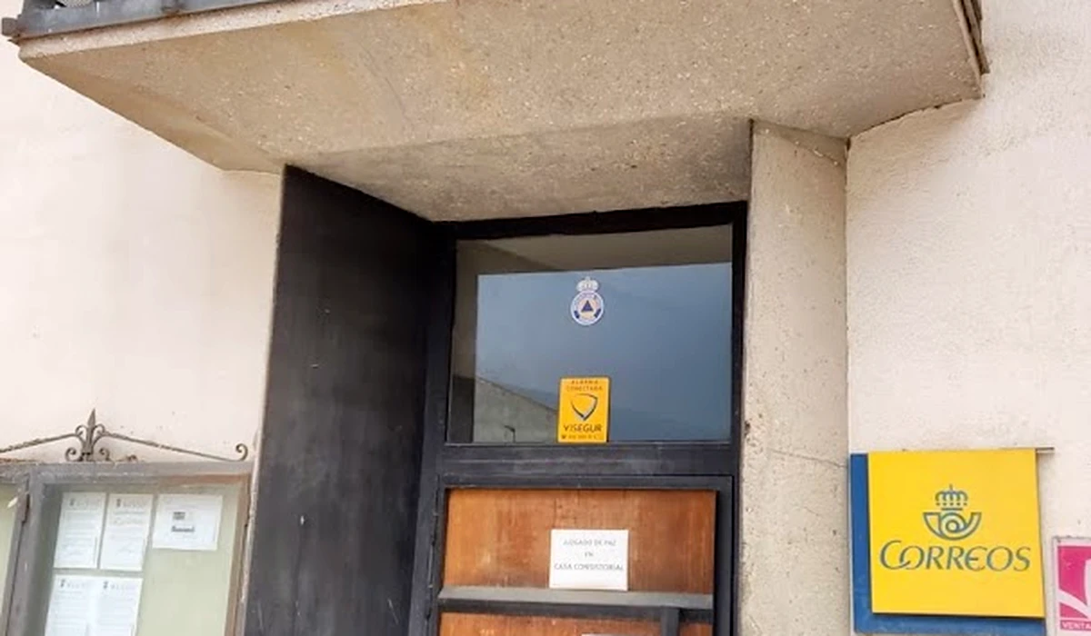 Oficina de Correos Oficina de Correos Plaza de la Constitución Los Santos de la Humosa