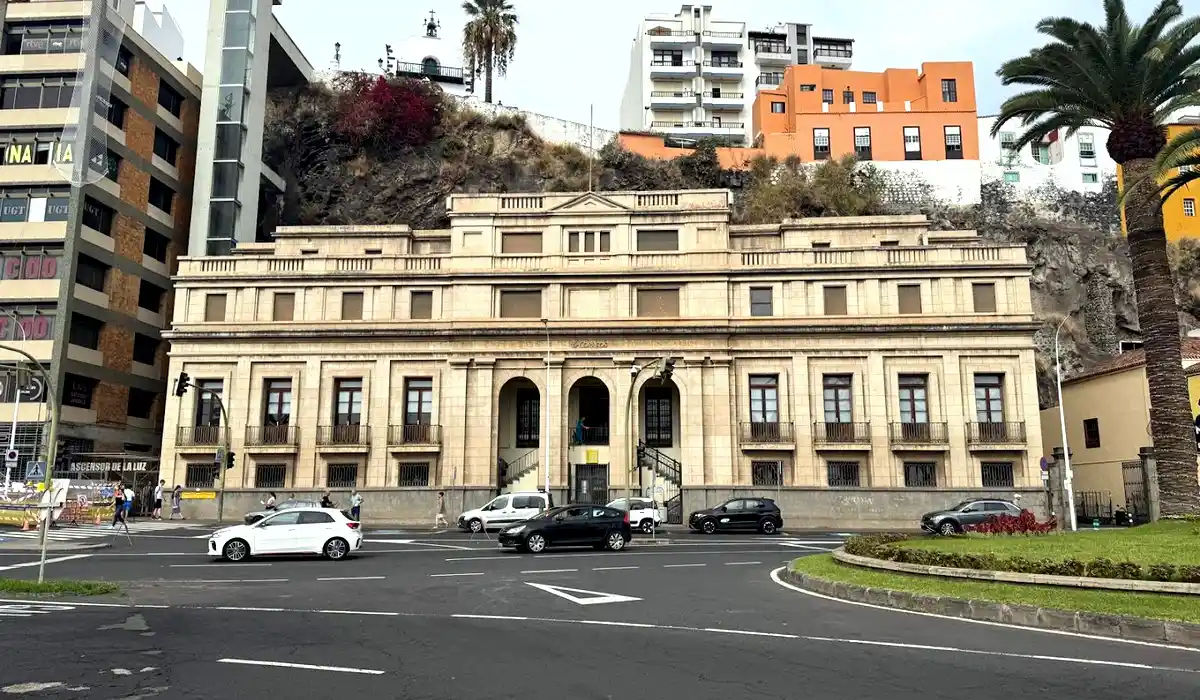 Oficina de Correos Oficina de Correos Plaza de la Constitución Santa Cruz de la Palma