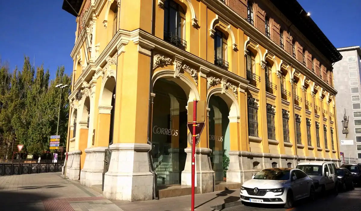 Oficina de Correos Oficina de Correos Plaza de León Palencia