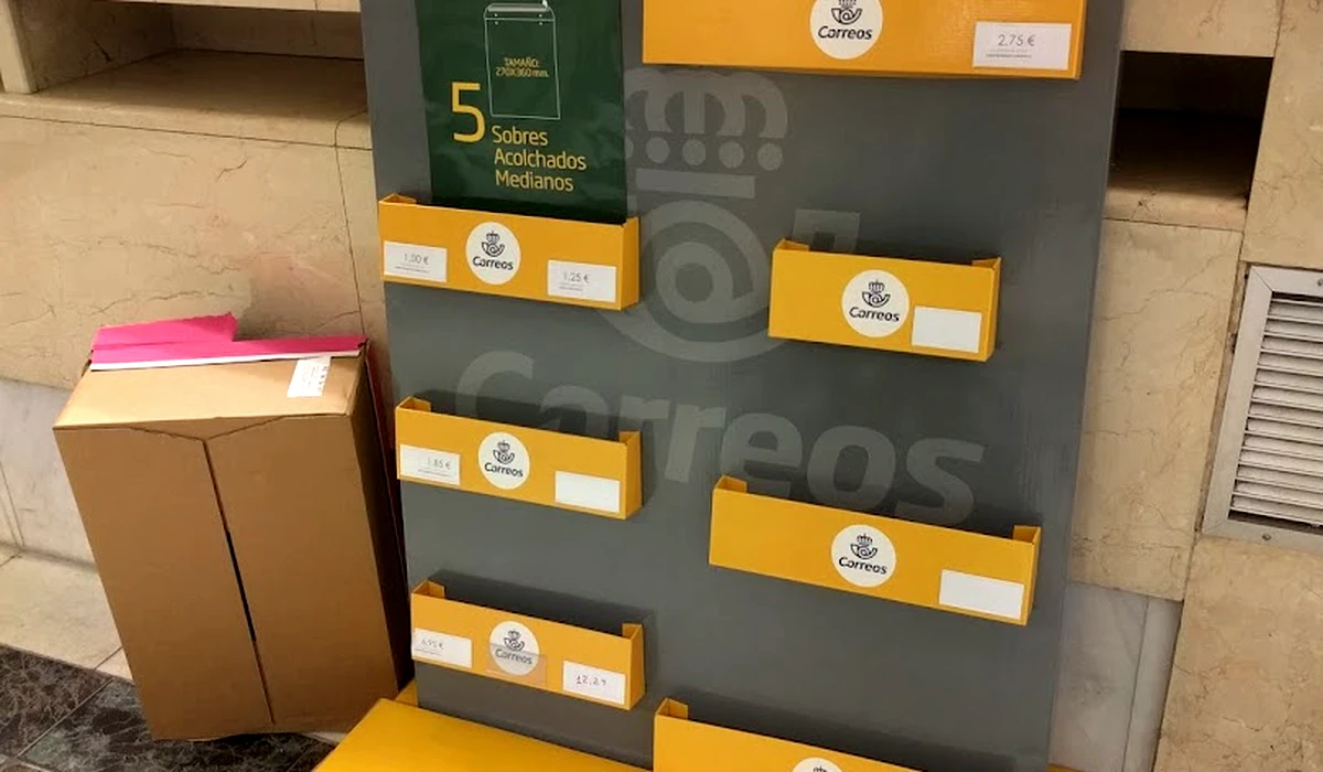 Oficina de Correos Oficina de Correos Plaza Salvador Leganés