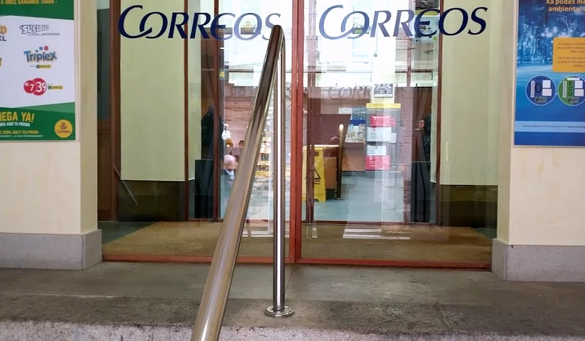 Oficina de Correos Oficina de Correos R. San Pedro Lugo