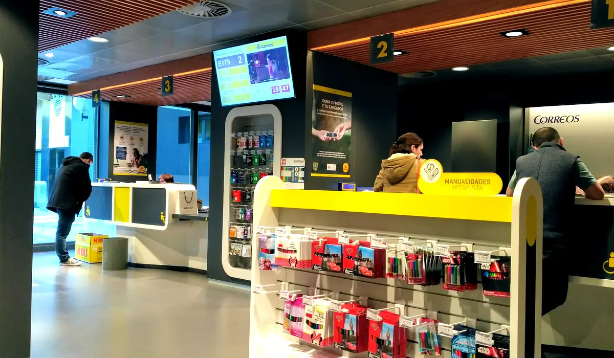 Oficina de Correos Oficina de Correos y Citypaq Avenida de Sancho el Fuerte Pamplona