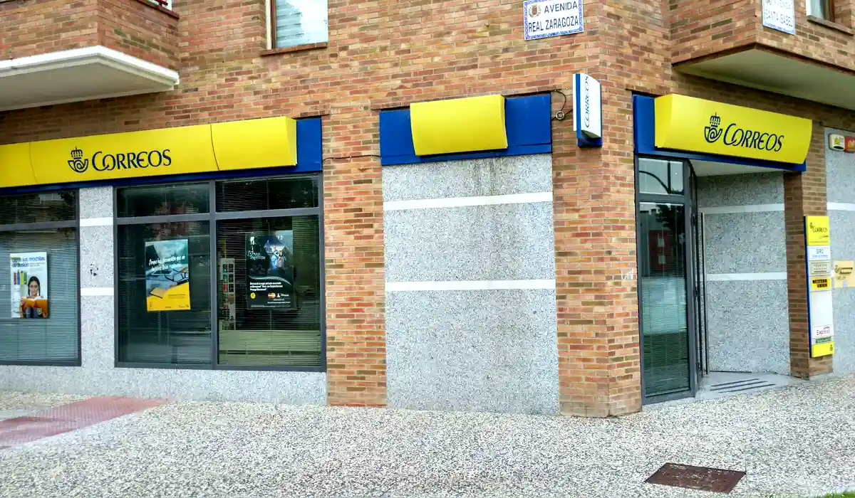 Oficina de Correos Oficina de Correos y Citypaq Avenida del Real Zaragoza Santa Isabel