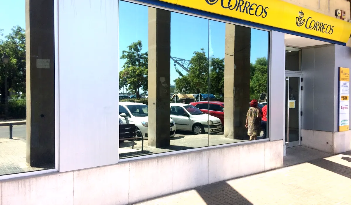 Oficina de Correos Oficina de Correos y Citypaq Calle del Dr. Josep Juan Dómine Poblados Marítimos