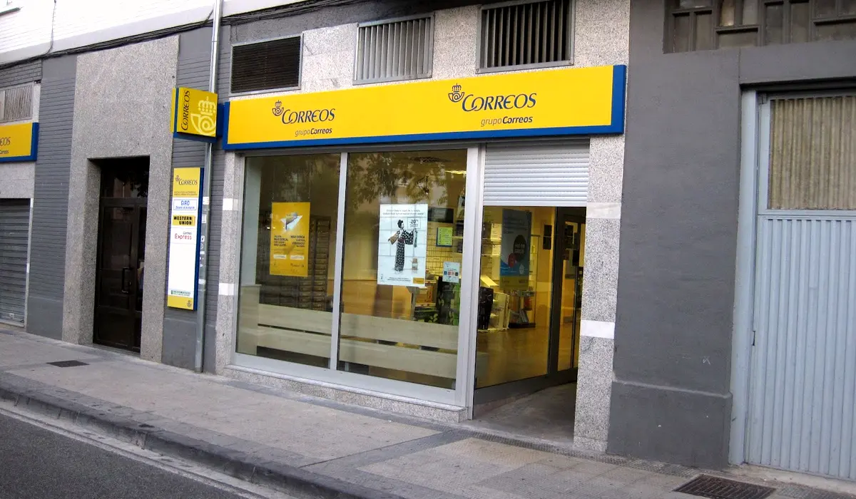 Oficina de Correos Oficina de Correos y Citypaq Calle Juslarrocha Pamplona