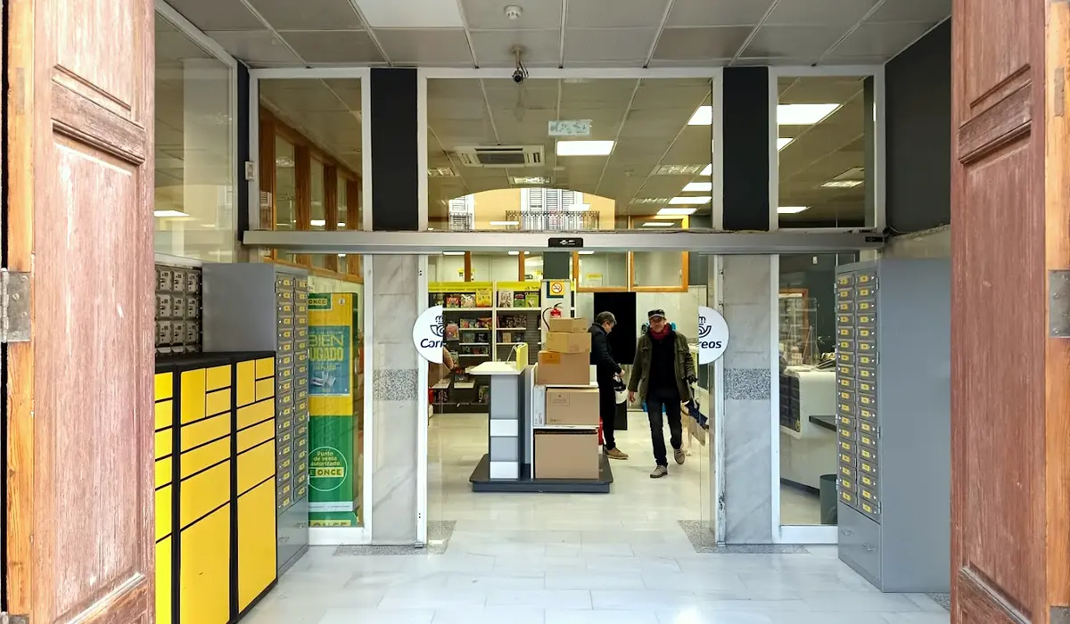 Oficina de Correos Oficina de Correos y Citypaq Carrer de Blasco Ibáñez Burjassot