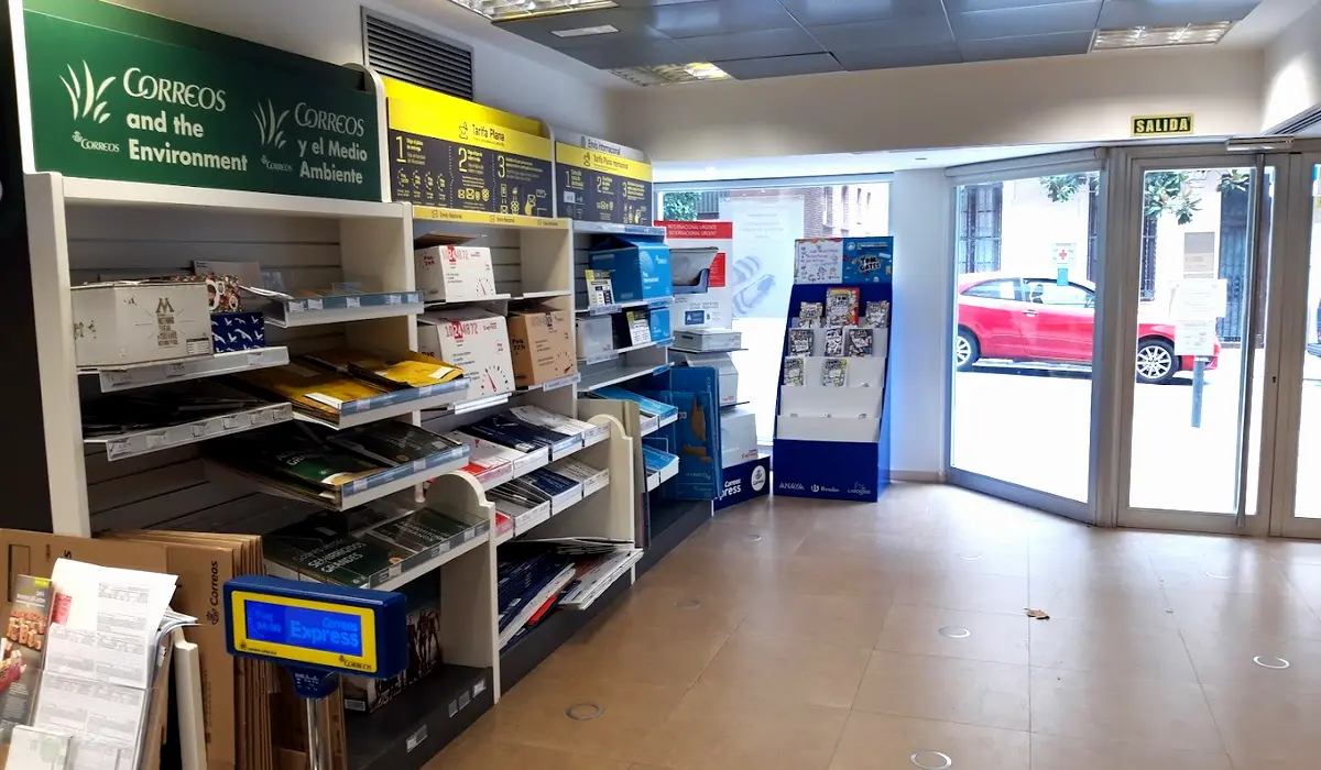 Oficina de Correos Oficina de Correos y Citypaq Carrer de Castellnou Barcelona