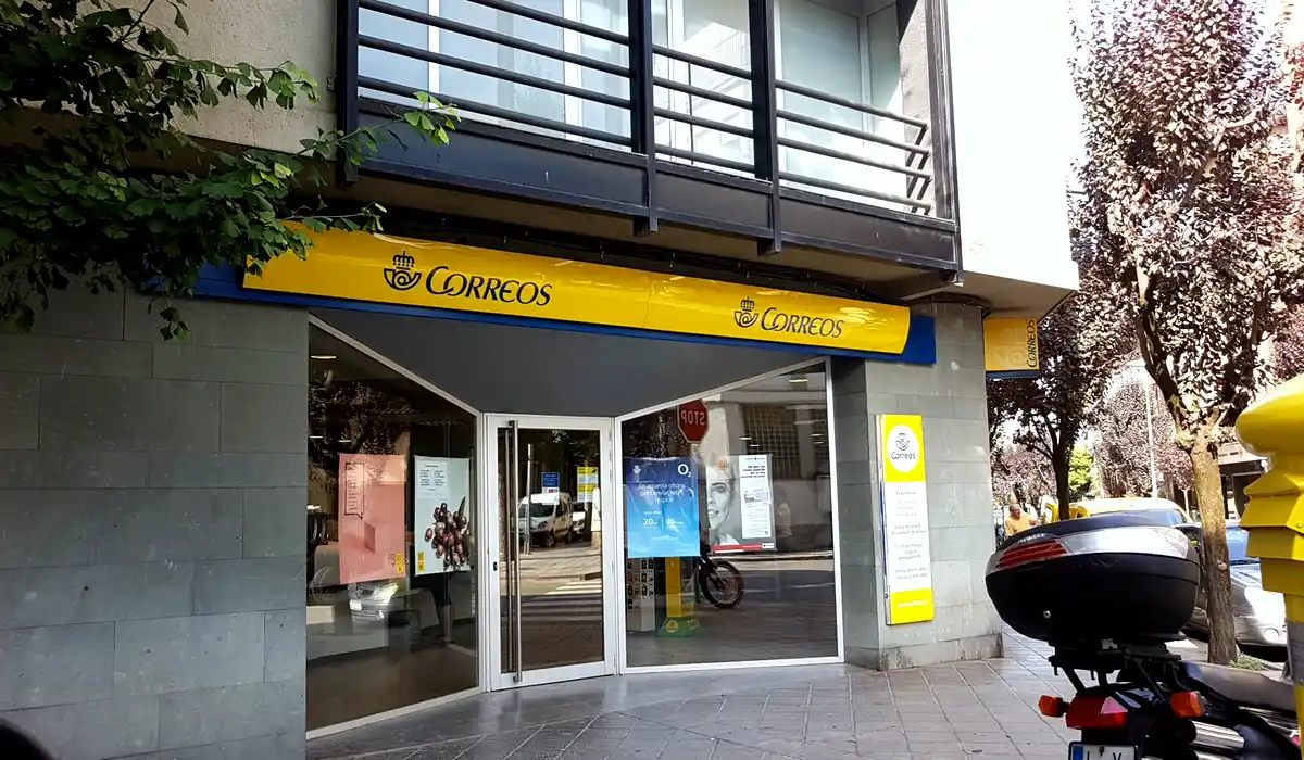 Oficina de Correos Oficina de Correos y Citypaq Carrer de Josep Zulueta La Seu d'Urgell