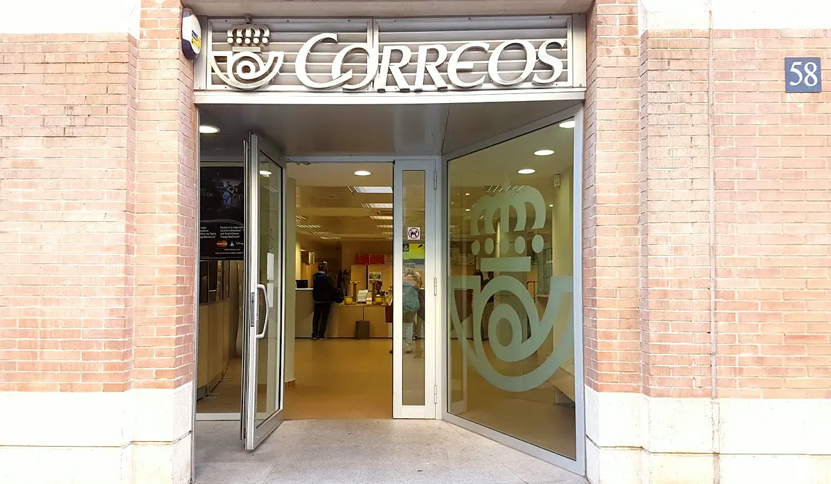 Oficina de Correos Oficina de Correos y Citypaq Carrer del Doctor Trueta Barcelona