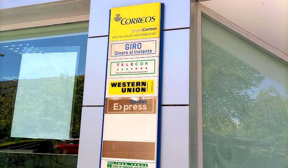 Oficina de Correos Oficina de Correos y Citypaq Joaquina Eguaras Granada