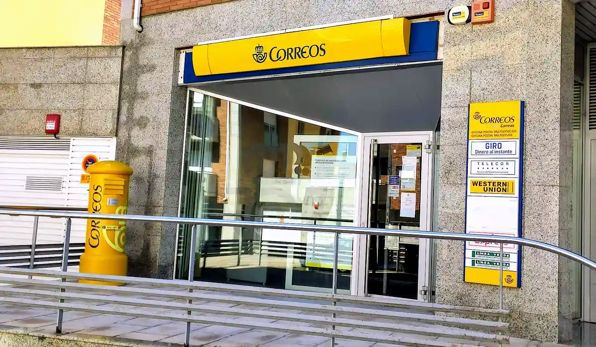 Oficina de Correos Oficina de Correos y Citypaq Rambla del Camp de l'Aigua Centelles