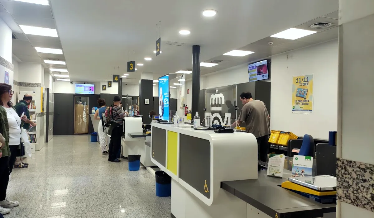 Oficina de Correos Oficina de Correos y Citypaq Ronda de la Univ. Eixample