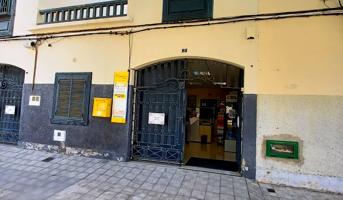 Oficina de Correos Oficina de Deutsche Bank Plaza Bartolomé García Lorenzo Santa Cruz de Tenerife