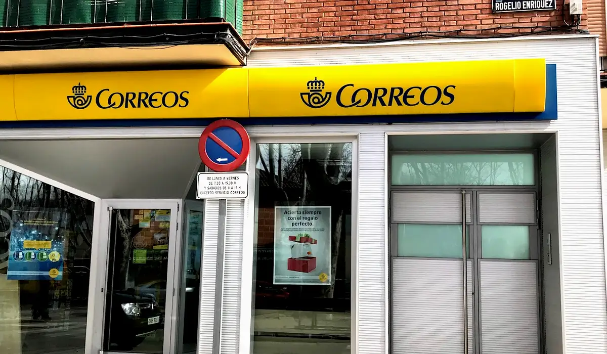 Oficina de Correos Unidad de Reparto El Pardo Plaza de Rogelio Enriquez Madrid